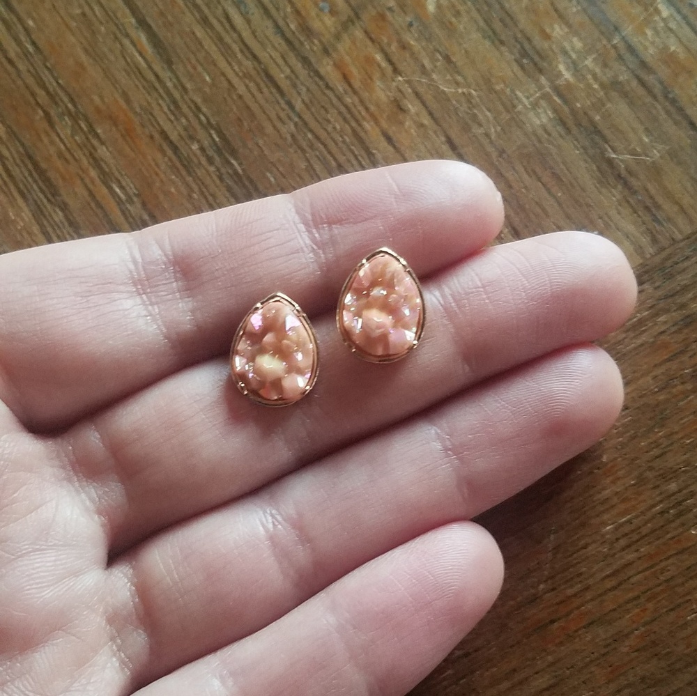NWOT Light Pink & Gold Teardrop Druzy Studs - Picture 7 of 9